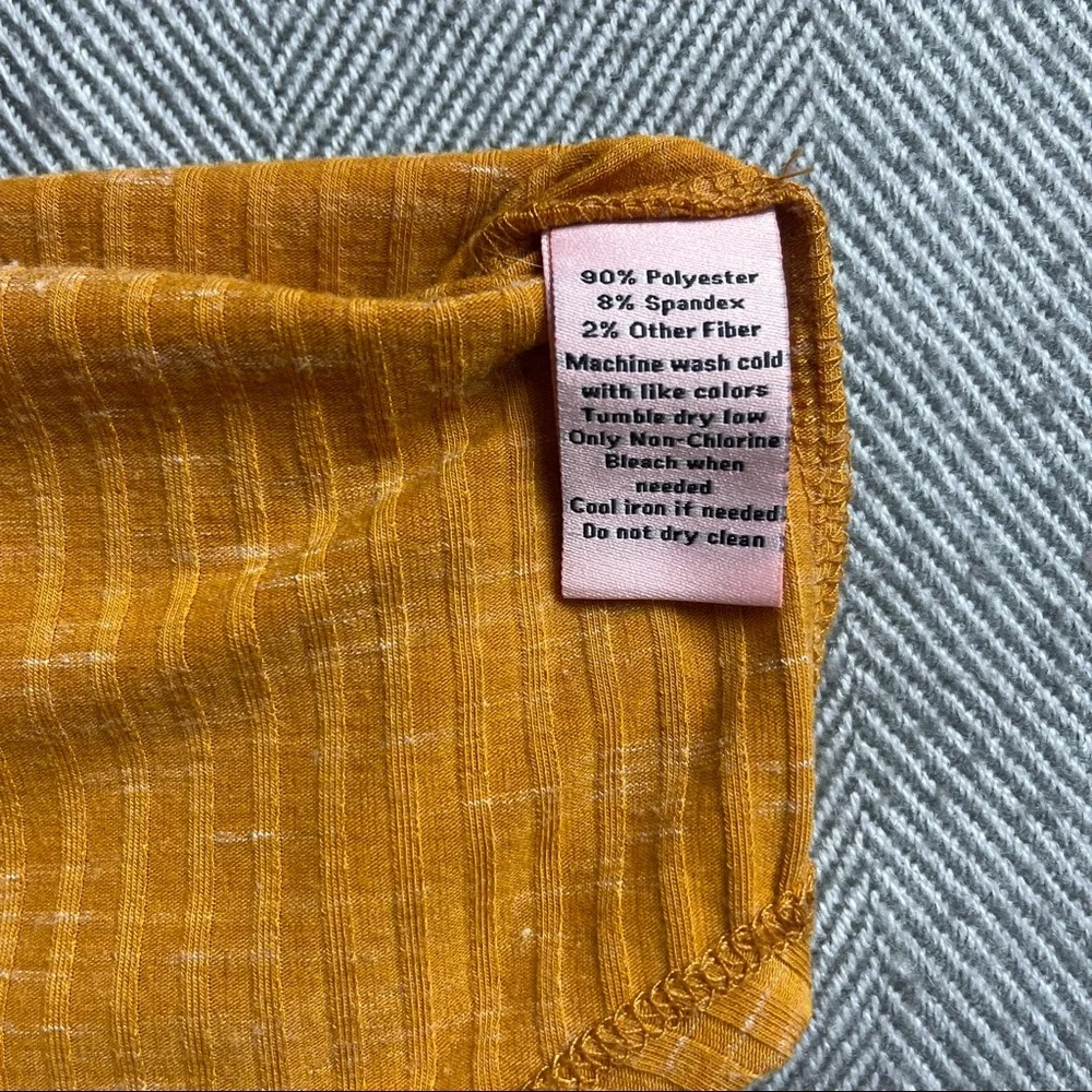 Juicy Couture Mustard‎ Puff Sleeve Blouse XS - Picture 7 of 7